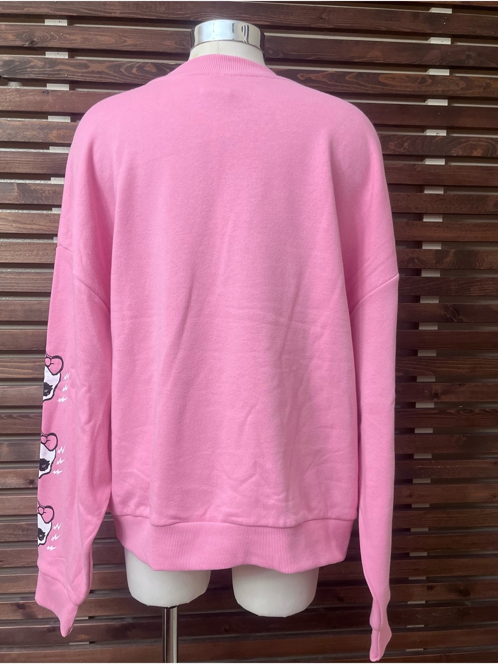 NWT Pink Monster High Skull Logo Soft Sweatshirt - Adult Large - Picture 3 of 6